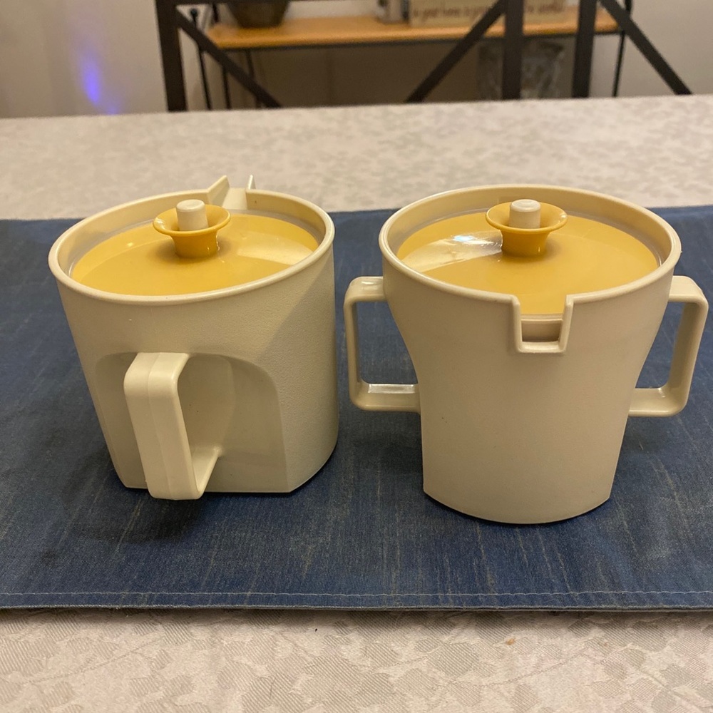 Vintage Tupperware Cream & Sugar Set With Push n Seal Tops Cream Gold 1414 1415